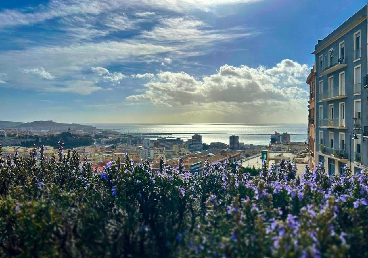 Готель Cagliari Novecento Екстер'єр фото