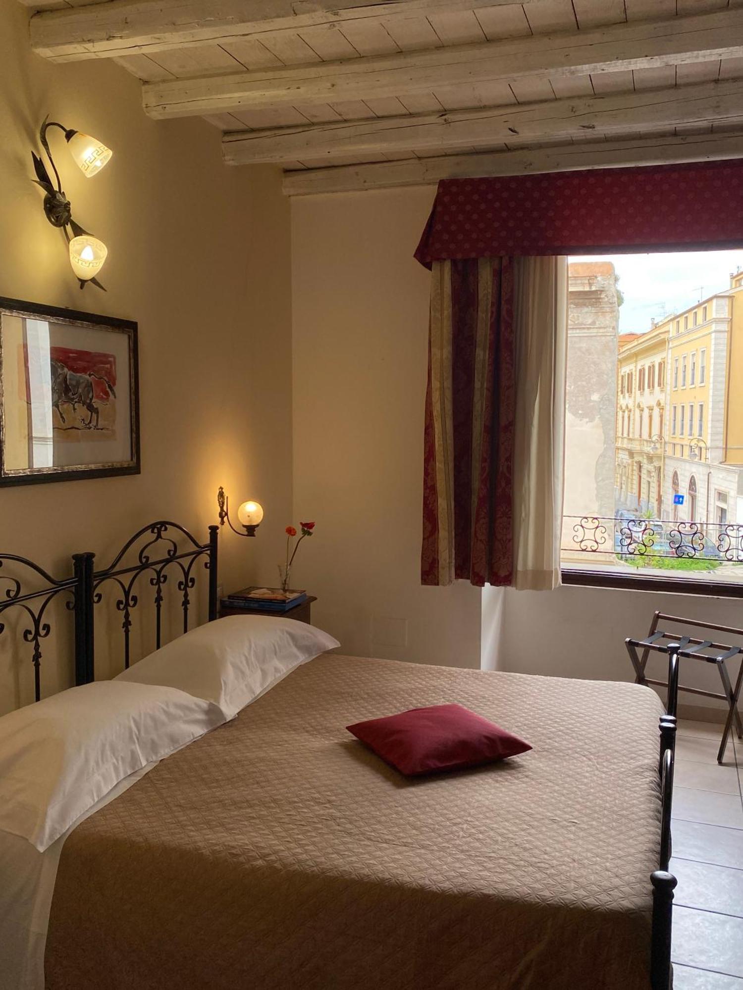 Готель Cagliari Novecento Екстер'єр фото
